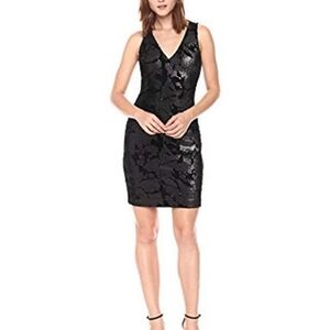 𝅺GUESS V Neck Sleeveless Sheeth Dress sz. 4 NWT